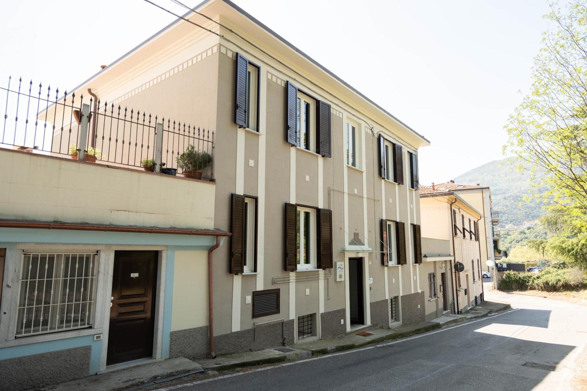 Le Camere Sui Colli 2 Специя Экстерьер фото